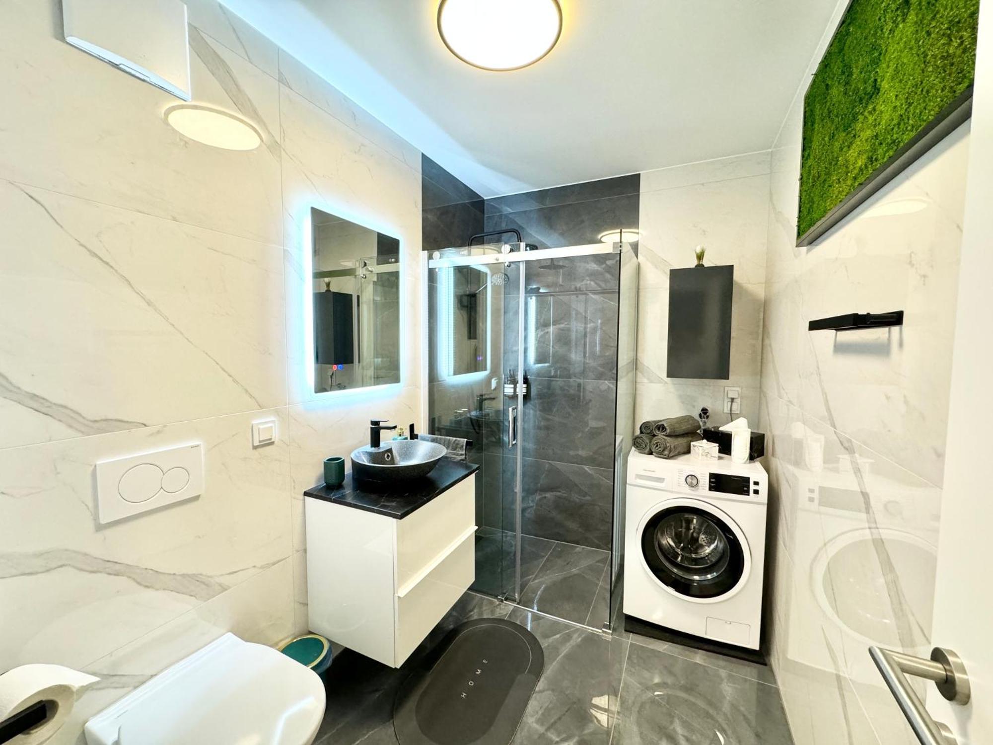 10 Minutes To The Center, 2 Minutes To The Metro Apartment Wina Bagian luar foto