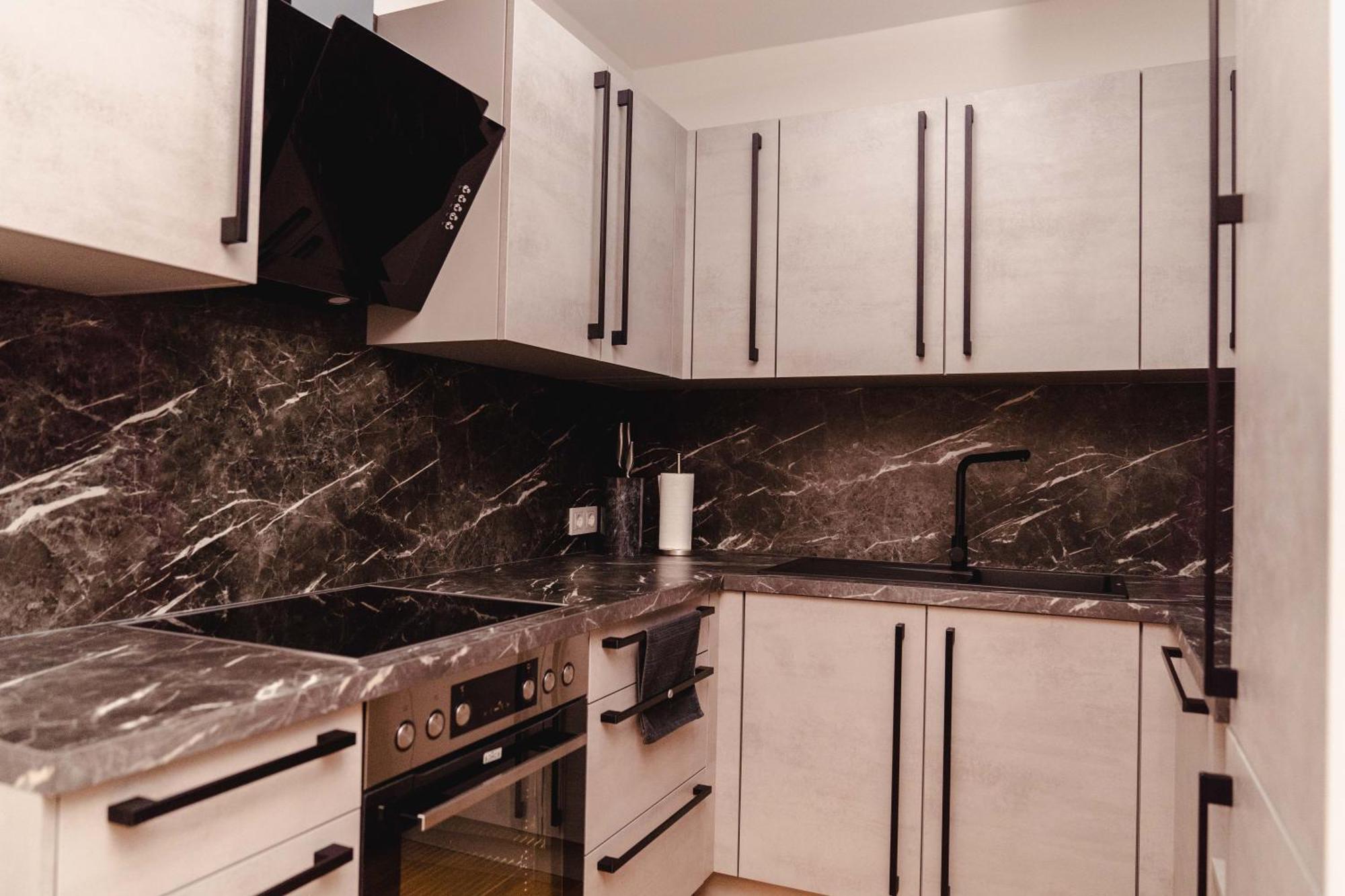 10 Minutes To The Center, 2 Minutes To The Metro Apartment Wina Bagian luar foto